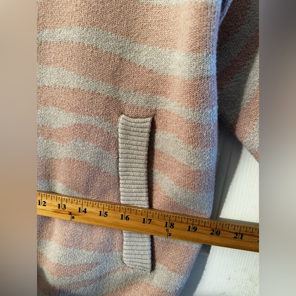 Varley ANTHROPOLOGIE XS MERINO WOOL Mayberry Full Zip Blush Tunic Animal Print - Picture 15 of 16